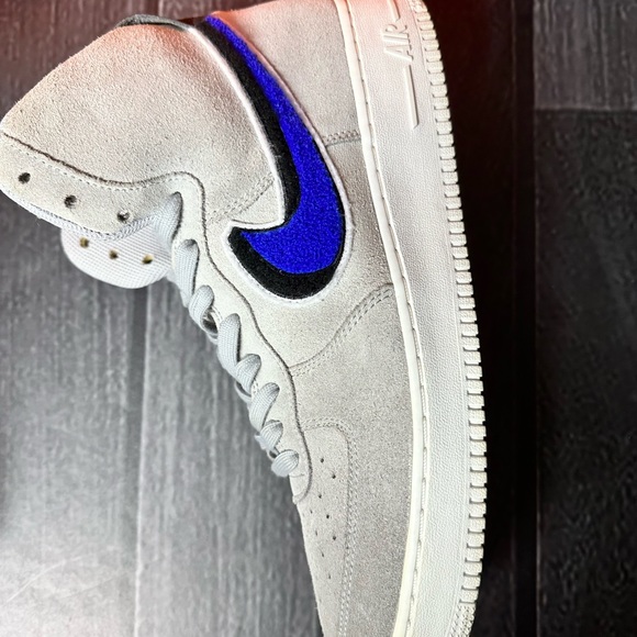 Nike Air Force 1 High LV8 'Chenille Fluff Swoosh' Shoe Size 11.5 Grey 806403-015 - Picture 5 of 13